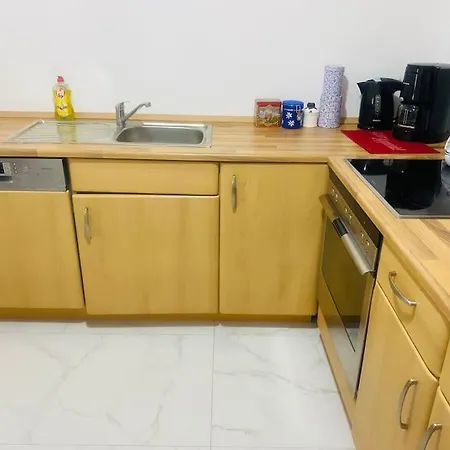 Apt. Sims Bei Stuttgart Flughafen/metzingen 2-6 Person Apartmán *