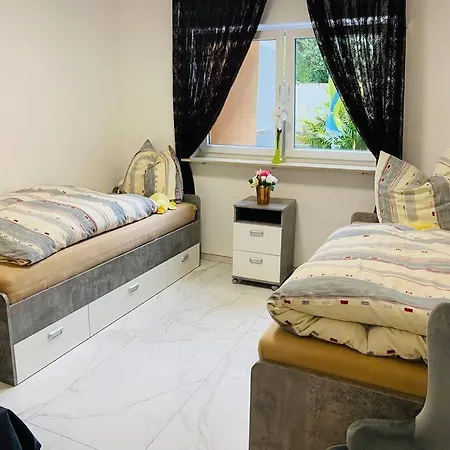 Apt. Sims Bei Stuttgart Flughafen/metzingen 2-6 Person * Steinenbronn